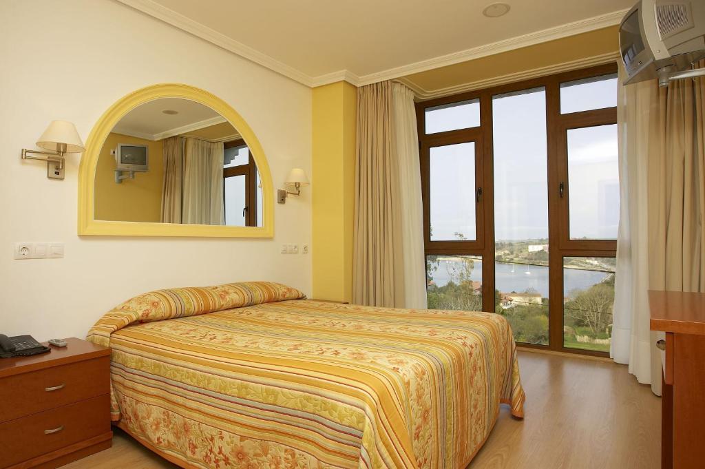 Hotel Azul De Galimar San Vicente De La Barquera Ruang foto