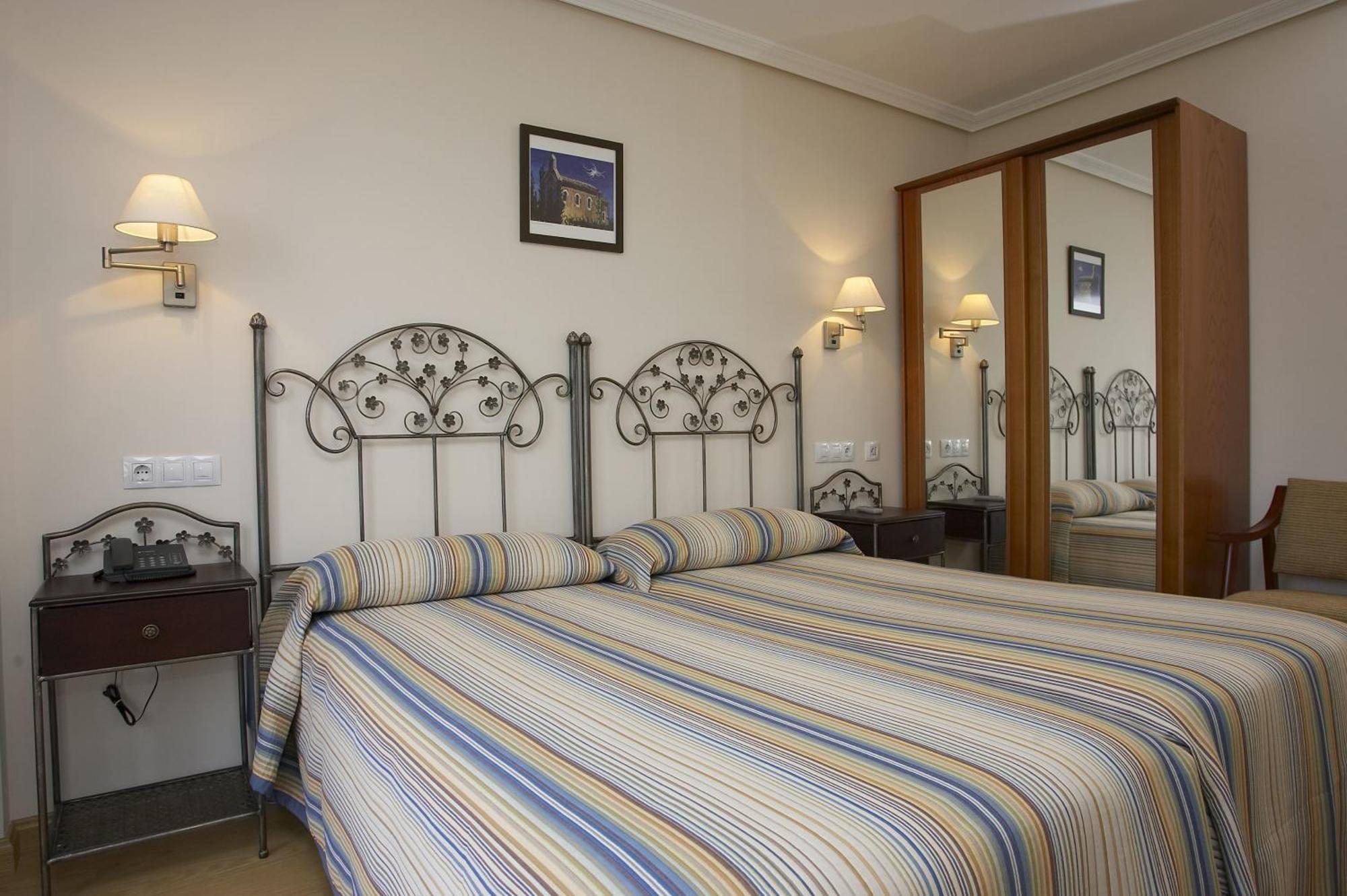 Hotel Azul De Galimar San Vicente De La Barquera Ruang foto